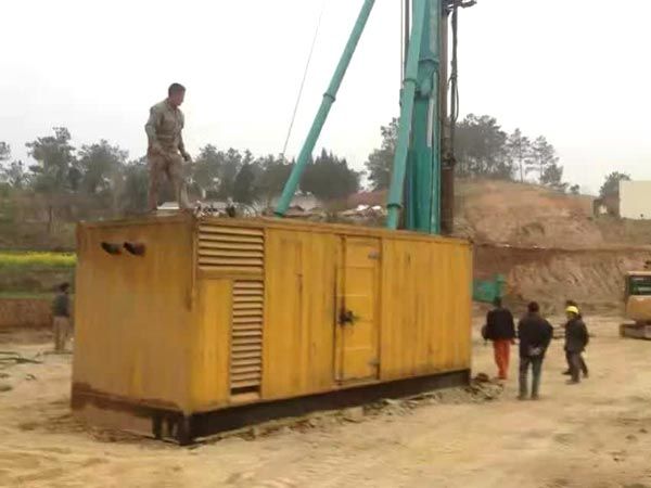 集贤如何判断水冷式机油散热器密封件是否需要更换？